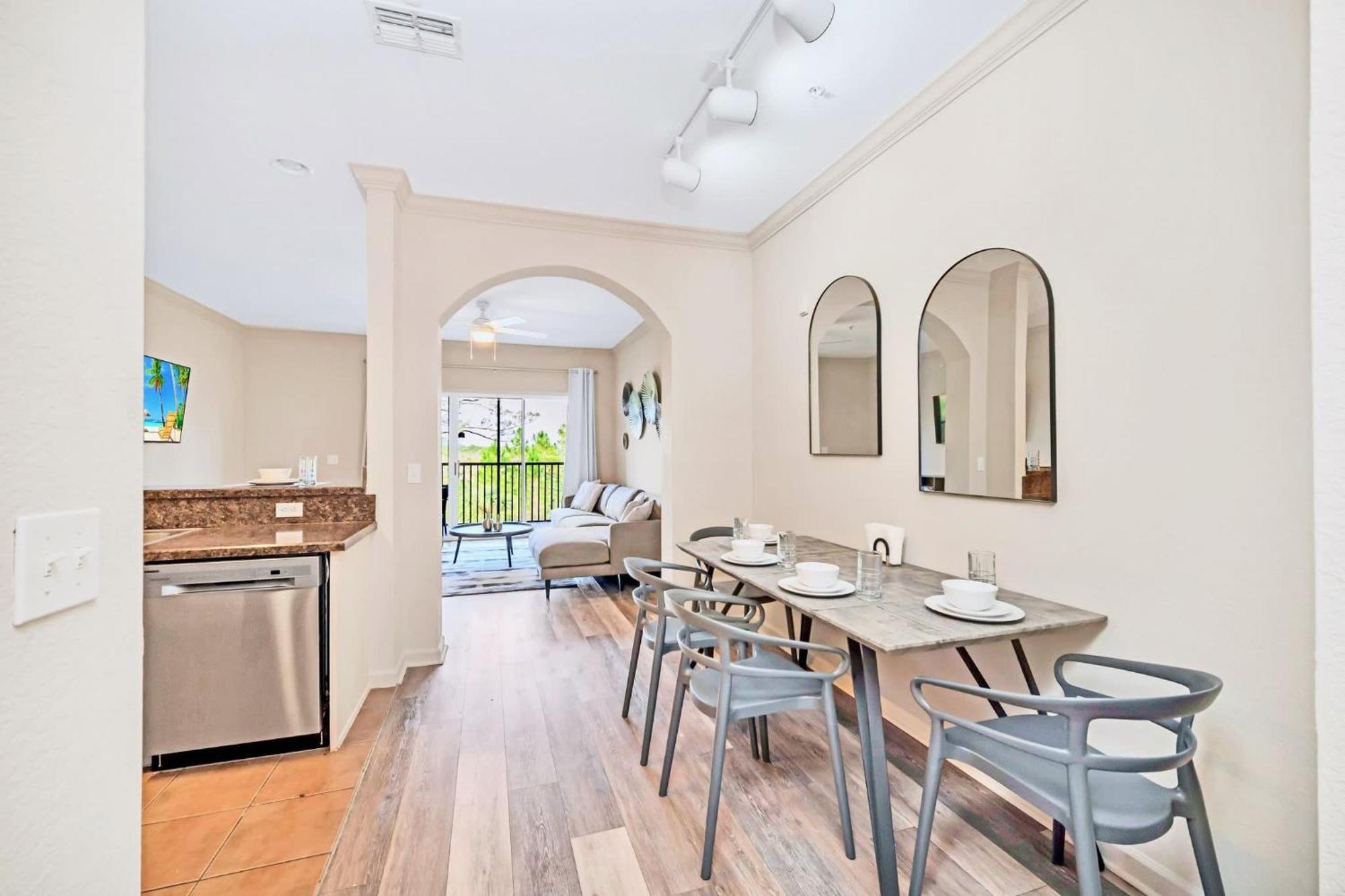 Bright Condo - 2Br With Pool & Hot Tub, Near Disney! Орландо Екстериор снимка